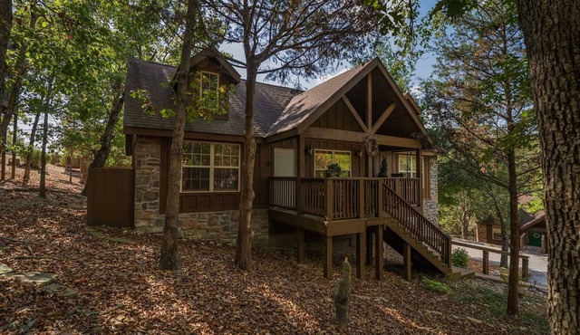 "Mighty Oaks" Stonebridge Lodge - Double King Master -End of the road and close to SDC - Lodge #80