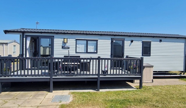 Mikey 3 bed balcony Rhyl