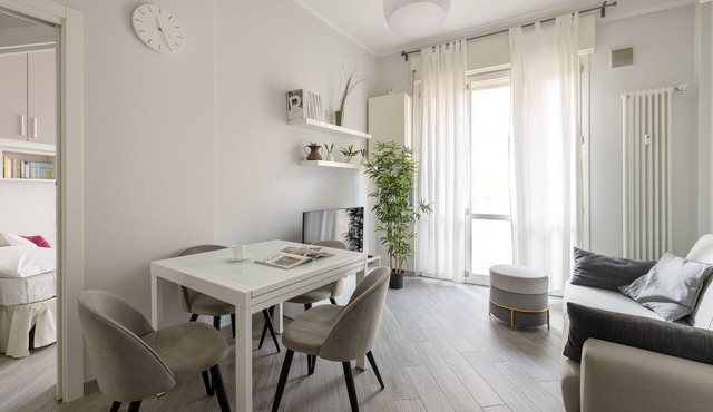 MILANO ADORABLE HOME - a cute apartment in Milan city centre: 2 BDR, 4 guests
