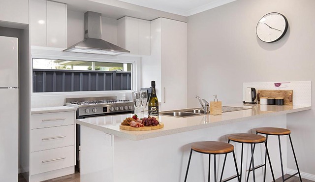 Milawa Vineyard Views - Guesthouse 1