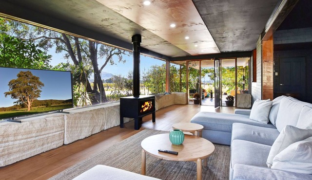 Milbrodale - The Entire Estate - Picturesque Wedding Accommodation - Vineyards - Breathtaking Mountain Views