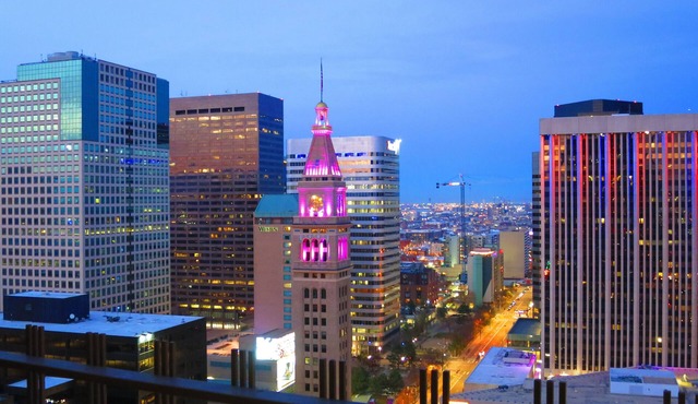 MILE-HIGH 27TH FLOOR 1BD/1BA CONDO, FANTASTIC VIEWS, WALKABLE LOCATION, POOL GYM