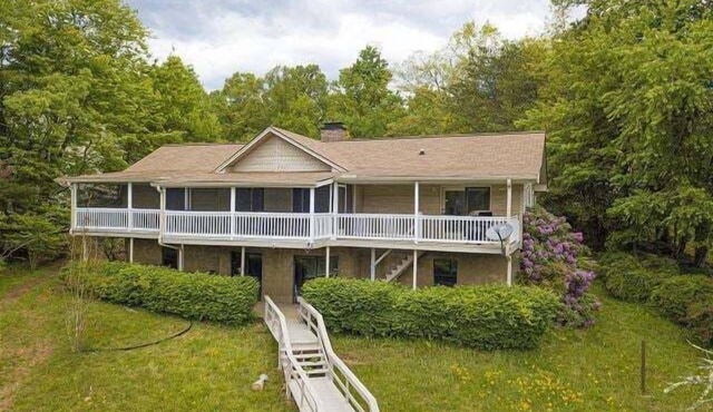 Miles Away Lakehouse Lakefront