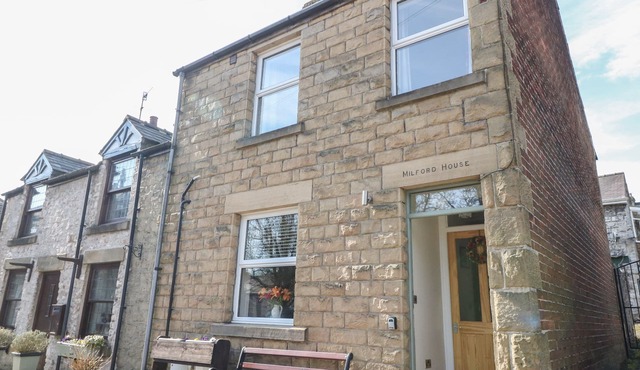 MILFORD HOUSE, family friendly in Tideswell