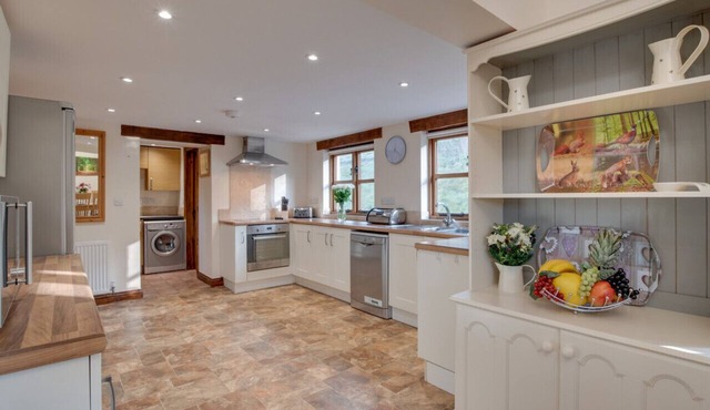 Mill Barn - Three Bedroom House, Sleeps 6