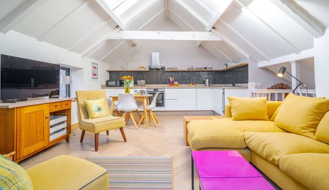 Mill End is a unique and stylishly renovated two bedroom cottage, just a short walk from the beach a
