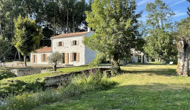 MILL IN THE HEART OF CHARENTE-MARITIME (Furnished accommodation *)
