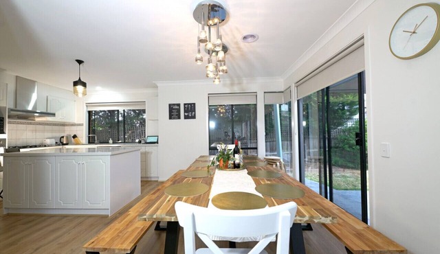 Mill Park 6BRM Spacious double story House