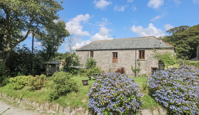 MILL, pet friendly, character holiday cottage in Porthleven