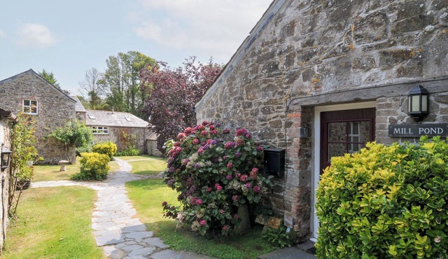 MILL POND, pet friendly, with a garden in St Minver