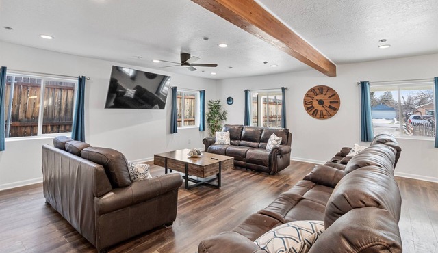 Millcreek Luxury Chateau With Hot Tub