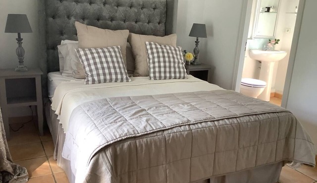 Mille Fleurs Estate sleeps 14