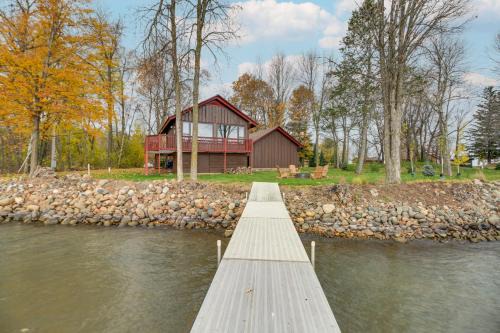 Mille Lacs Lake Cabin Private Dock, Deck and Grill