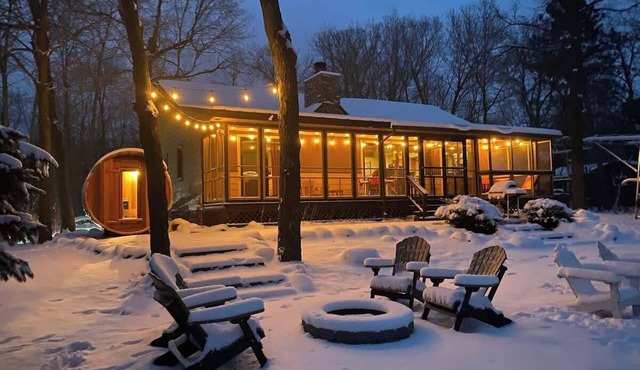 MilleLacs Lakeside Getaway-SAUNA-HOT Tub-Cozy Fire