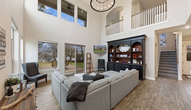 Miller's Cove on Lake Texoma! Luxury Lakeview Home built in 2017!