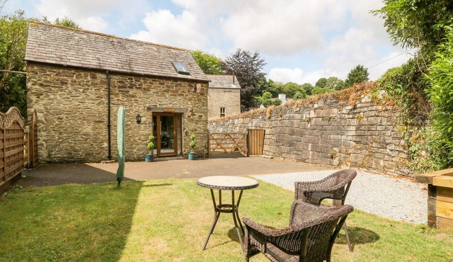 MILLER'S LODGE, romantic, character holiday cottage in Liskeard