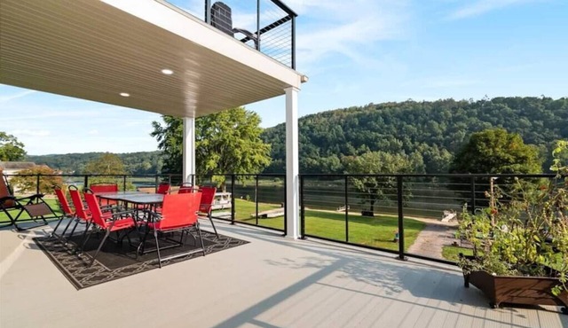 Millers Eddy House - Riverfront Near East Brady&Parker