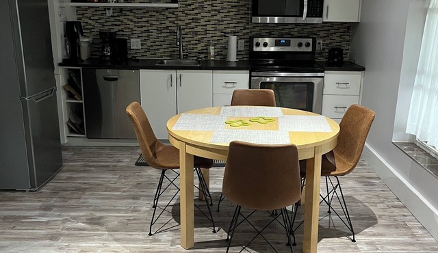 Millers Mistress - Gardenview - 2 bdrm apt in downtown Elora