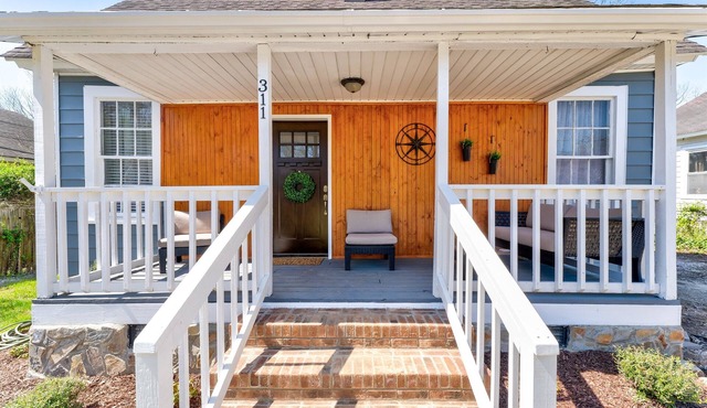 Millie the Mermaid - Renovated Mill house circa 1906 Near Winthrop
