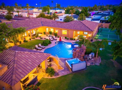 Million Dollar Desert Retreat with Waterslide Pickleball and Golf