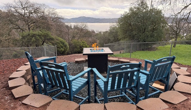 Million Dollar Lake Views! Fire Pit and Jetted Tub.
