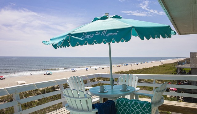 Million Dollar Oceanfront View - Pristine Condo - Top Floor - Large Deck!