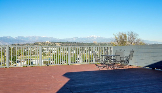 MILLION Dollar View LARGE 8beds Home Only 20 mins to downtown LA