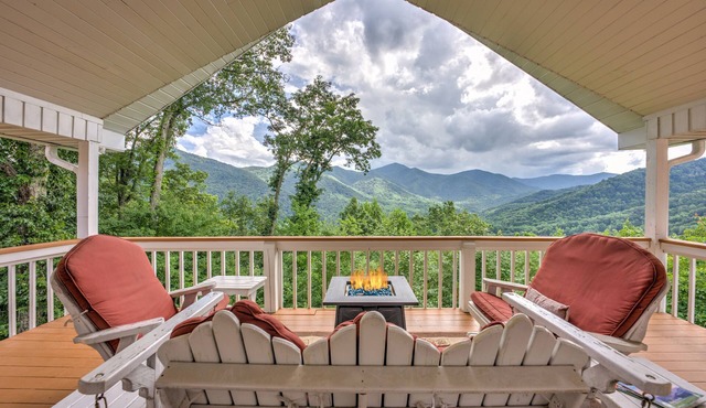Million Dollar Views, PRIVATE, Golf, Hot Tub, Game Room, Hike