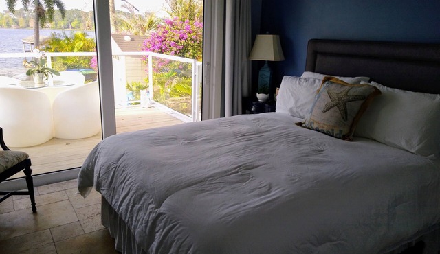 Million Dollar View on the Lake!