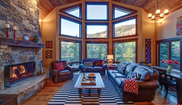 Million Dollar Views on Lake Purgatory! Only 1 Mile to Ski Resort!