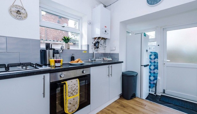 Millola House 2 – near Etihad Stadium free parking