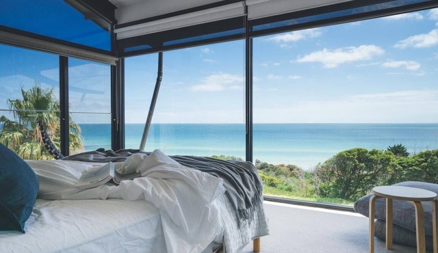 Mills Beach House - modern architecture ocean view