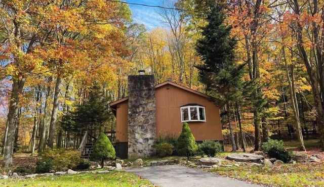*Millstone Cottage w/Lake & Pool access, Wi-Fi