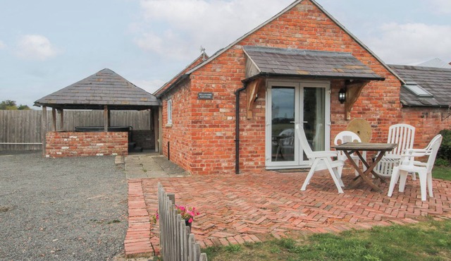 MILLSTONE COTTAGES - MILLSTONE COTTAGE, pet friendly in Westbury