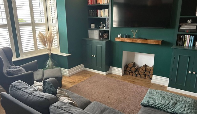 Millwright Villa - beautiful Victorian detached home that sleeps up to 7