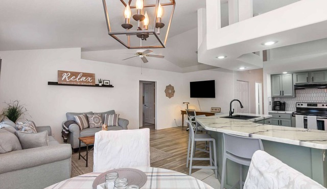 Milly · Spacious Luxury Pool Home Oasis · 8 mi to Airport