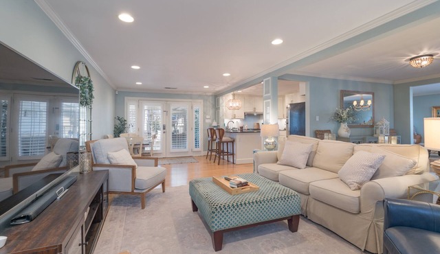 Milton House Cozy and Elegant 3/2