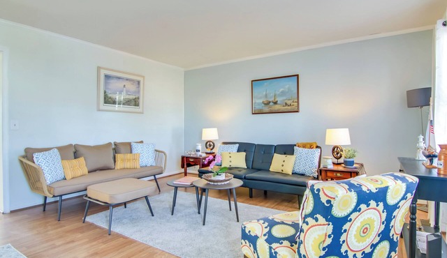 Milton Townhouse ~ 9 Mi to Delaware Bay!