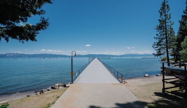 Mimi's Tahoe Tavern: Comfort, Style, and Location, Full Access to Amenities. By Tahoe Time VR