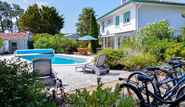 Mimizan Plage: villa * - 5 rooms - 6/10 persons, swimming-pool.