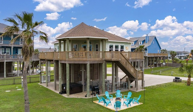 Mimosa Cove - Seconds to the beach, beautiful view, loaded with amenities!