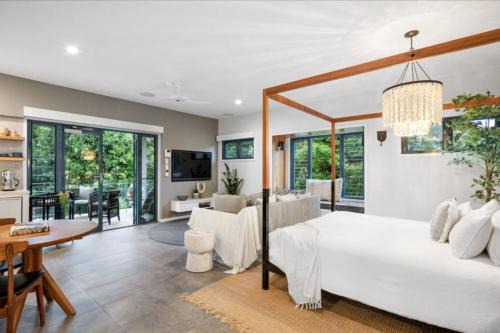 Mimosa Retreat - 250m to Chinamans Beach in Jervis Bay!