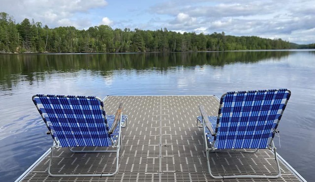 Mimozä: Contemporary, Beach & Hot Tub