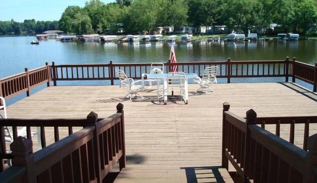 Min 30 Day Rental - w/Access to Deck, 1 Canoe and 4 Kayaks, Boatlift, Swimming