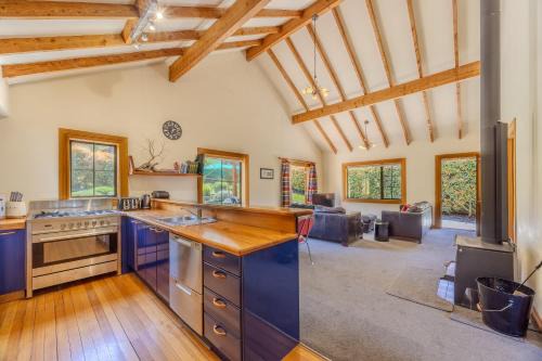 Minaret Cabin - 3 bedroom home