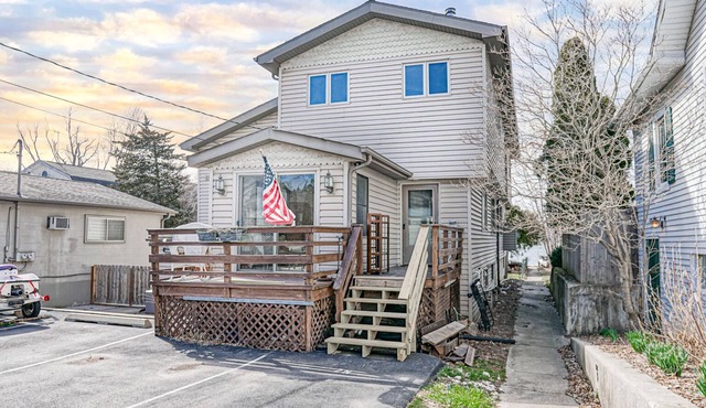Mineola Manor Lake House