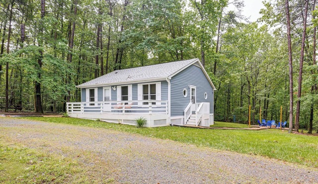 Mineral Cottage w/Fire Pit: Steps to Lake Anna!