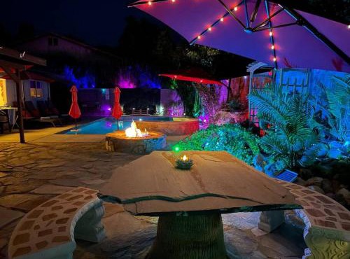 Mineral Saltwater Solar heated Pool & Spa Oasis with mountain views and Koi pond