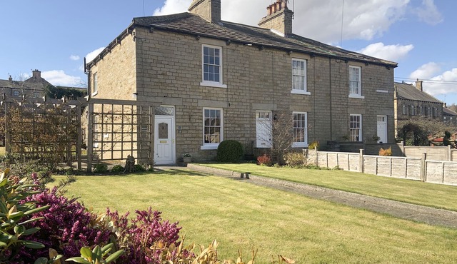 MINERS COTTAGE, character holiday cottage in Middleton-In-Teesdale