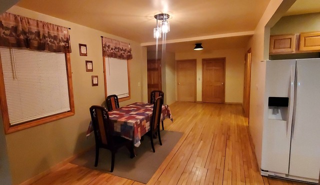 Miners Lodge - Cozy and one block from the snowmobile/atv trails.